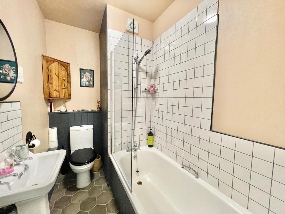 Stunning 2 Bed With Sea View In Hastings Old Townアパートメント エクステリア 写真